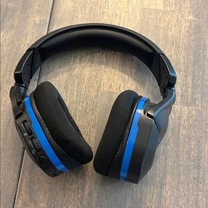 Wireless Turtle Beach OverEar Headphones, usb adapter, and charging cord